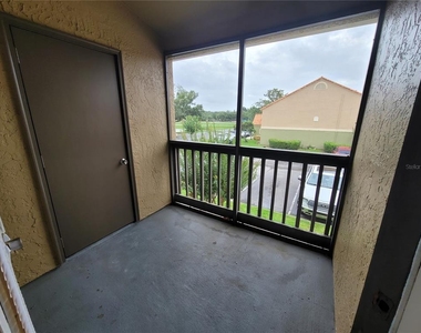 421 Fountainhead Circle - Photo Thumbnail 14