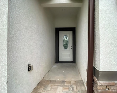 2109 Nordendale Boulevard - Photo Thumbnail 2
