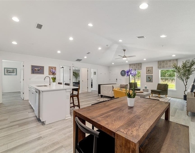 4400 Nw 74th Terrace - Photo Thumbnail 11