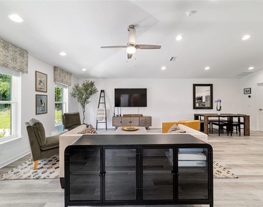 4400 Nw 74th Terrace - Photo Thumbnail 3