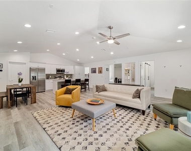 4400 Nw 74th Terrace - Photo Thumbnail 9