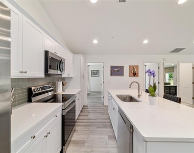 4400 Nw 74th Terrace - Photo Thumbnail 13