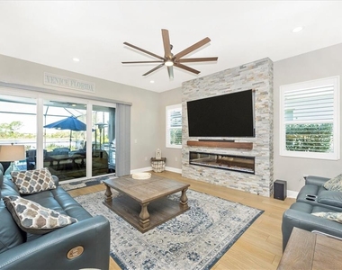 18805 Valleta Avenue - Photo Thumbnail 12