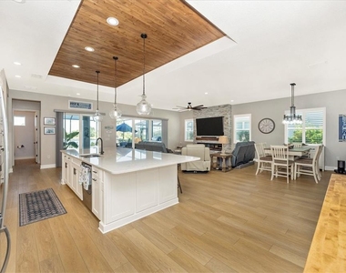 18805 Valleta Avenue - Photo Thumbnail 10