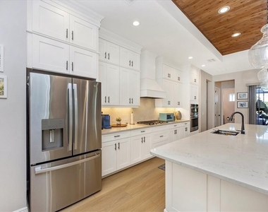 18805 Valleta Avenue - Photo Thumbnail 8