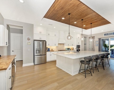 18805 Valleta Avenue - Photo Thumbnail 7