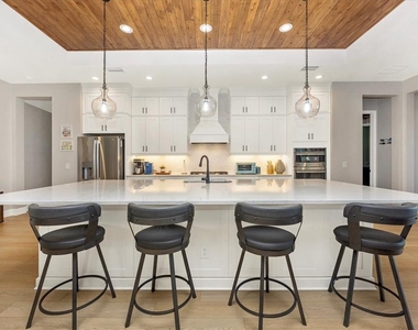 18805 Valleta Avenue - Photo Thumbnail 6