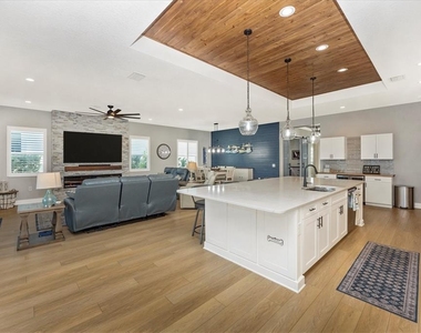 18805 Valleta Avenue - Photo Thumbnail 9