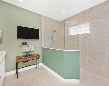 18805 Valleta Avenue - Photo Thumbnail 25