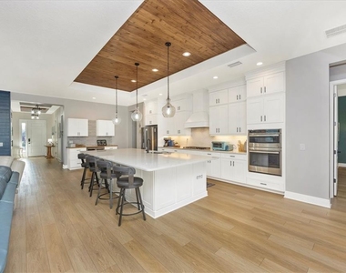 18805 Valleta Avenue - Photo Thumbnail 4