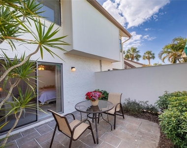 696 Bird Bay Drive W - Photo Thumbnail 2