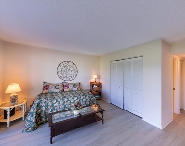 696 Bird Bay Drive W - Photo Thumbnail 19