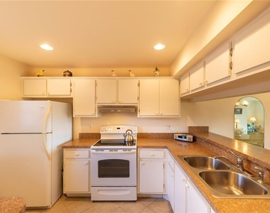 696 Bird Bay Drive W - Photo Thumbnail 6