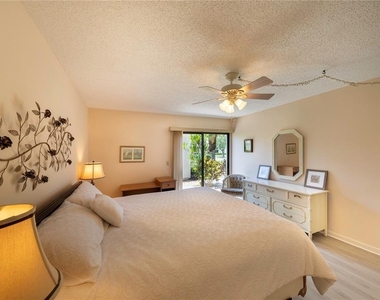 696 Bird Bay Drive W - Photo Thumbnail 12