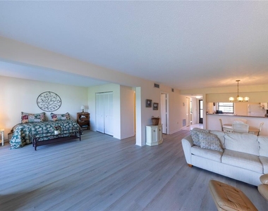 696 Bird Bay Drive W - Photo Thumbnail 4