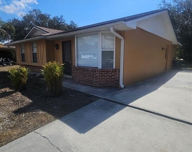1225 Armsdale Avenue - Photo Thumbnail 3