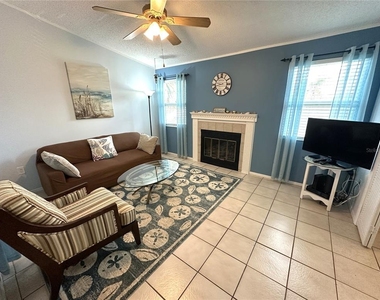 3821 59th Avenue W - Photo Thumbnail 4