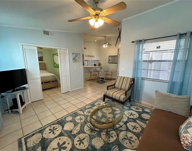 3821 59th Avenue W - Photo Thumbnail 6