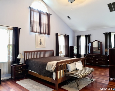 1908 Stratfield Road - Photo Thumbnail 7