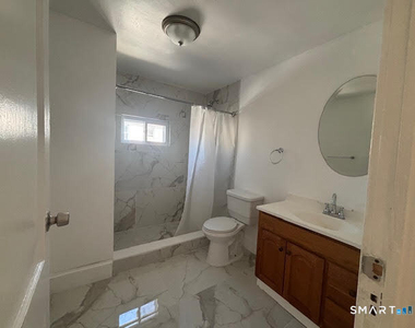 292 Ridgefield Avenue - Photo Thumbnail 8