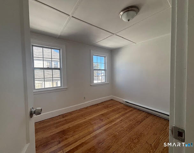 292 Ridgefield Avenue - Photo Thumbnail 6