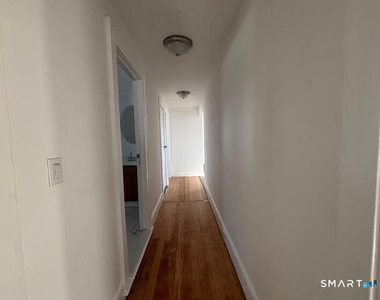292 Ridgefield Avenue - Photo Thumbnail 2