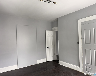 240 Madison Avenue - Photo Thumbnail 5