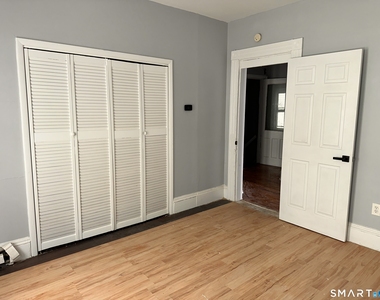 240 Madison Avenue - Photo Thumbnail 4