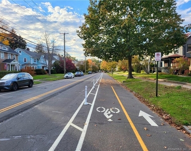805 Edgewood Avenue - Photo Thumbnail 2