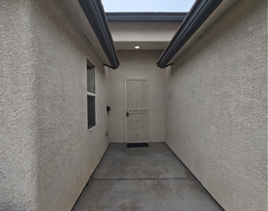 2204 Van Patten Place - Photo Thumbnail 4