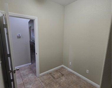 2204 Van Patten Place - Photo Thumbnail 14