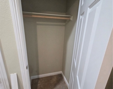2204 Van Patten Place - Photo Thumbnail 9