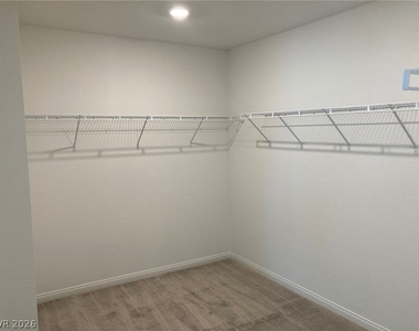 8423 Vulturo Avenue - Photo Thumbnail 20