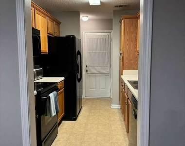 431 Bridgewater Way - Photo Thumbnail 4