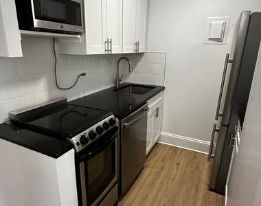 West 34th Street - Photo Thumbnail 4