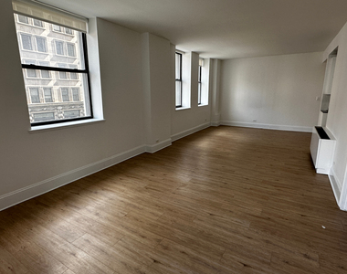 West 34th Street - Photo Thumbnail 10