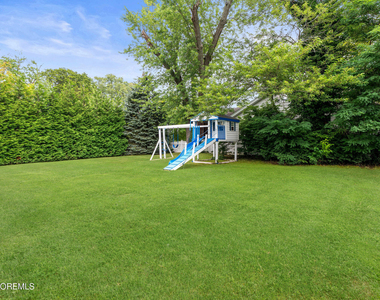 250 Alpern Avenue - Photo Thumbnail 27