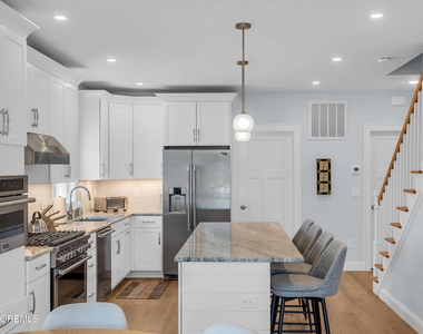1503 Grand Central Avenue - Photo Thumbnail 10