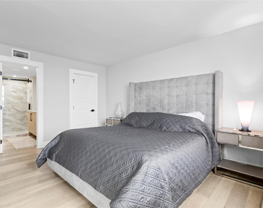 118 Lake Emerald Drive - Photo Thumbnail 43