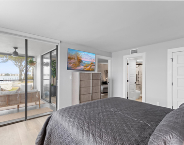 118 Lake Emerald Drive - Photo Thumbnail 35