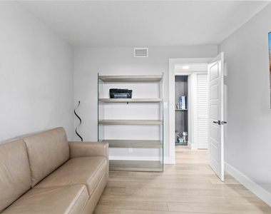 118 Lake Emerald Drive - Photo Thumbnail 26