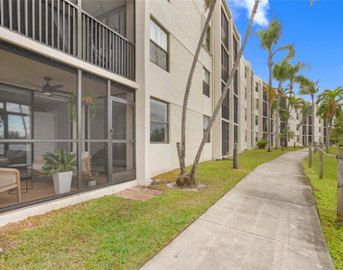 118 Lake Emerald Drive - Photo Thumbnail 51