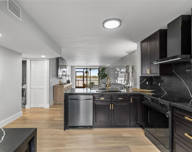 118 Lake Emerald Drive - Photo Thumbnail 8