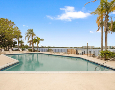 118 Lake Emerald Drive - Photo Thumbnail 53