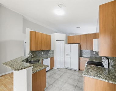 6217 Spring Lake Terrace - Photo Thumbnail 12
