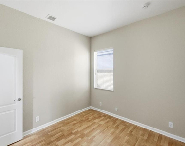 6217 Spring Lake Terrace - Photo Thumbnail 17