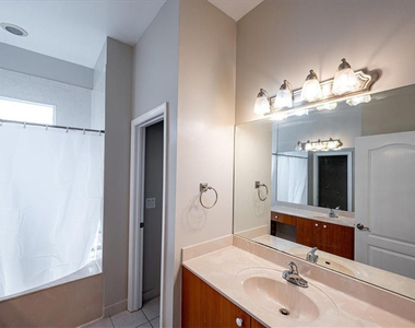 6217 Spring Lake Terrace - Photo Thumbnail 15