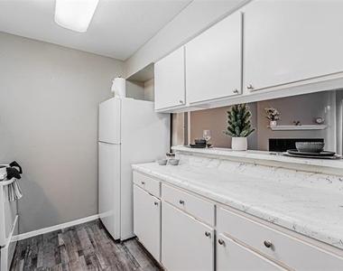 300 W Wintergreen Road - Photo Thumbnail 10