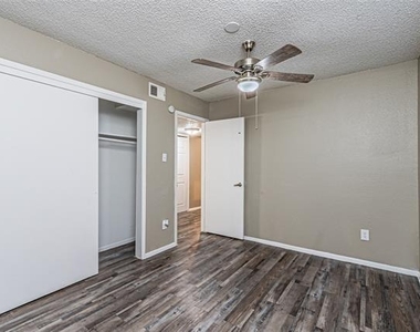 300 W Wintergreen Road - Photo Thumbnail 11