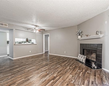 300 W Wintergreen Road - Photo Thumbnail 5